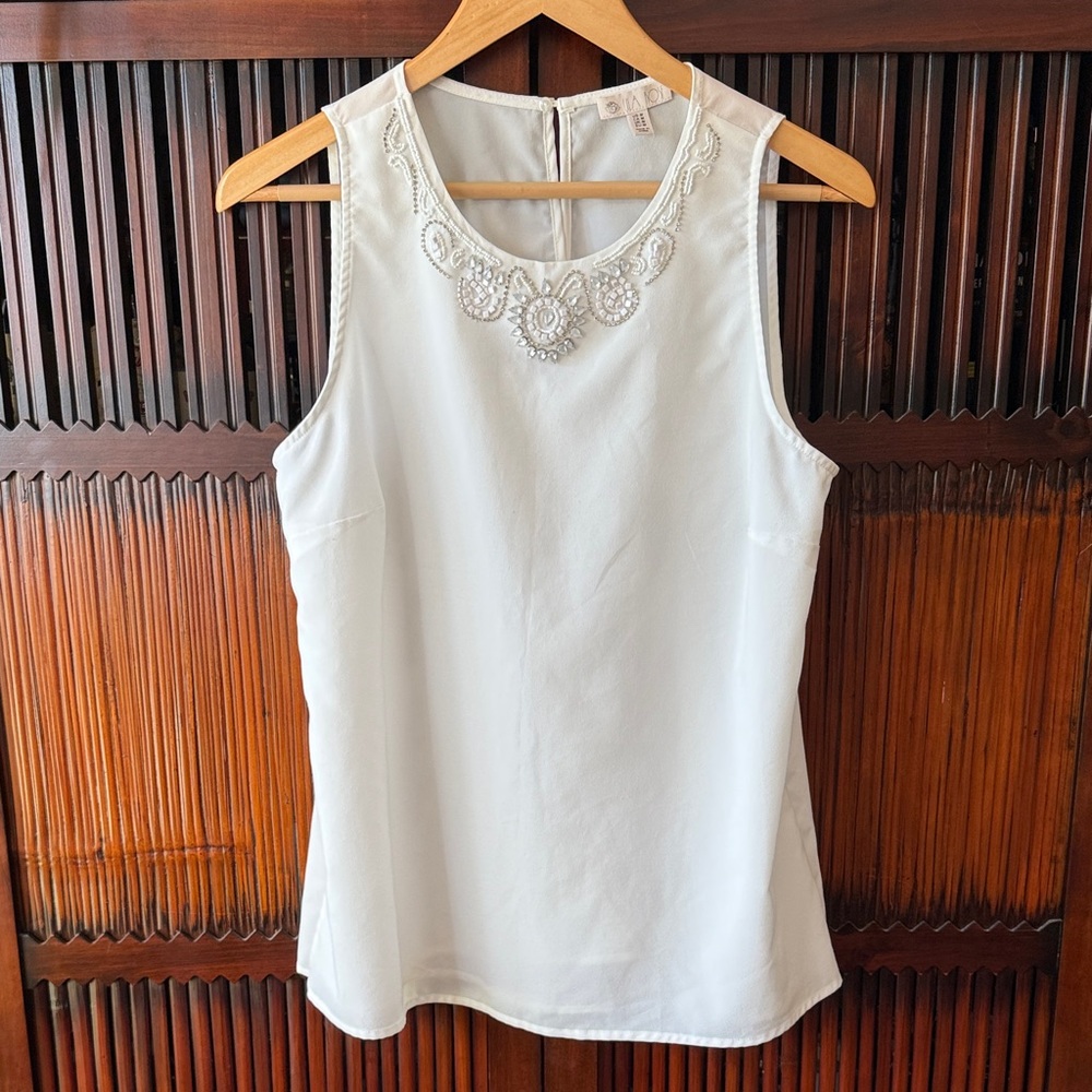 Lila Rose White Sleeveless Top with Delicate Beading